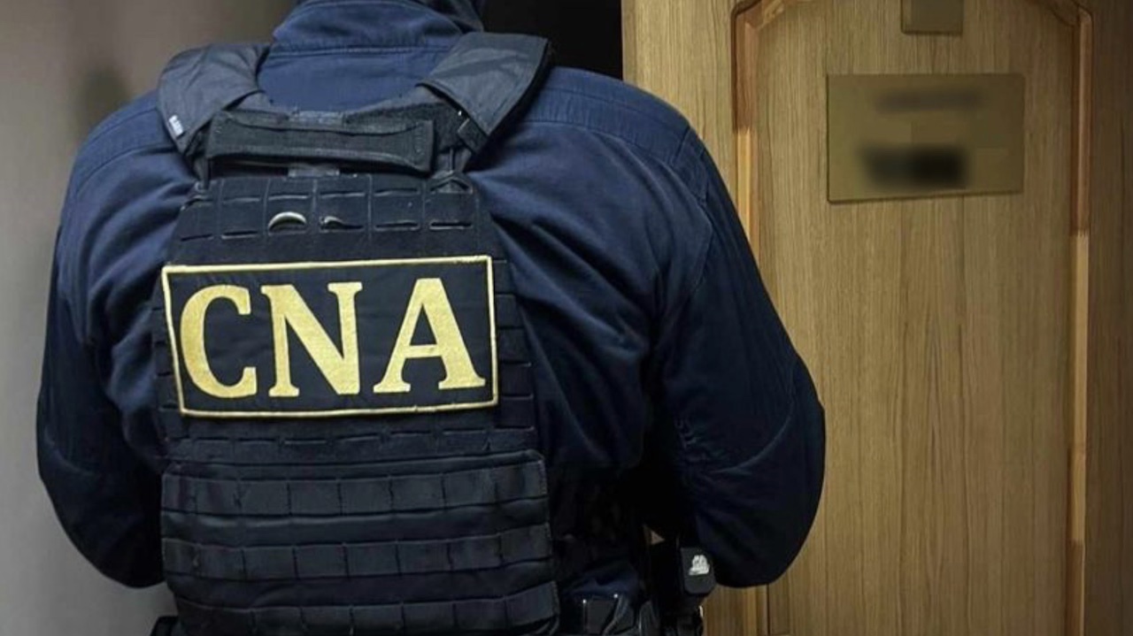 Percheziții la peste 40 de primării și instituții publice într-un dosar de delapidare a fondurilor pentru infrastructură