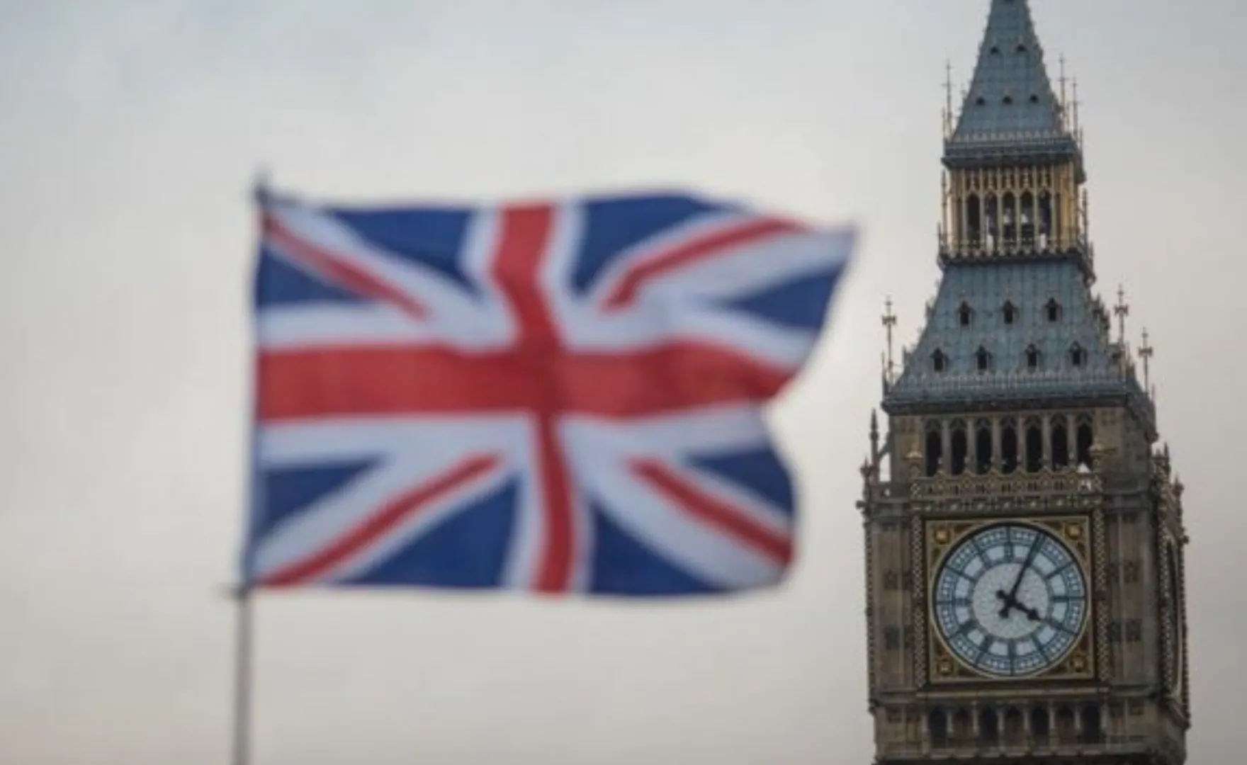 Românii, obligați să obțină autorizație electronică pentru intrarea în Marea Britanie din 25 februarie. Costuri și excepții